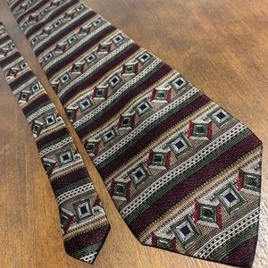 Geometric silk neck tie